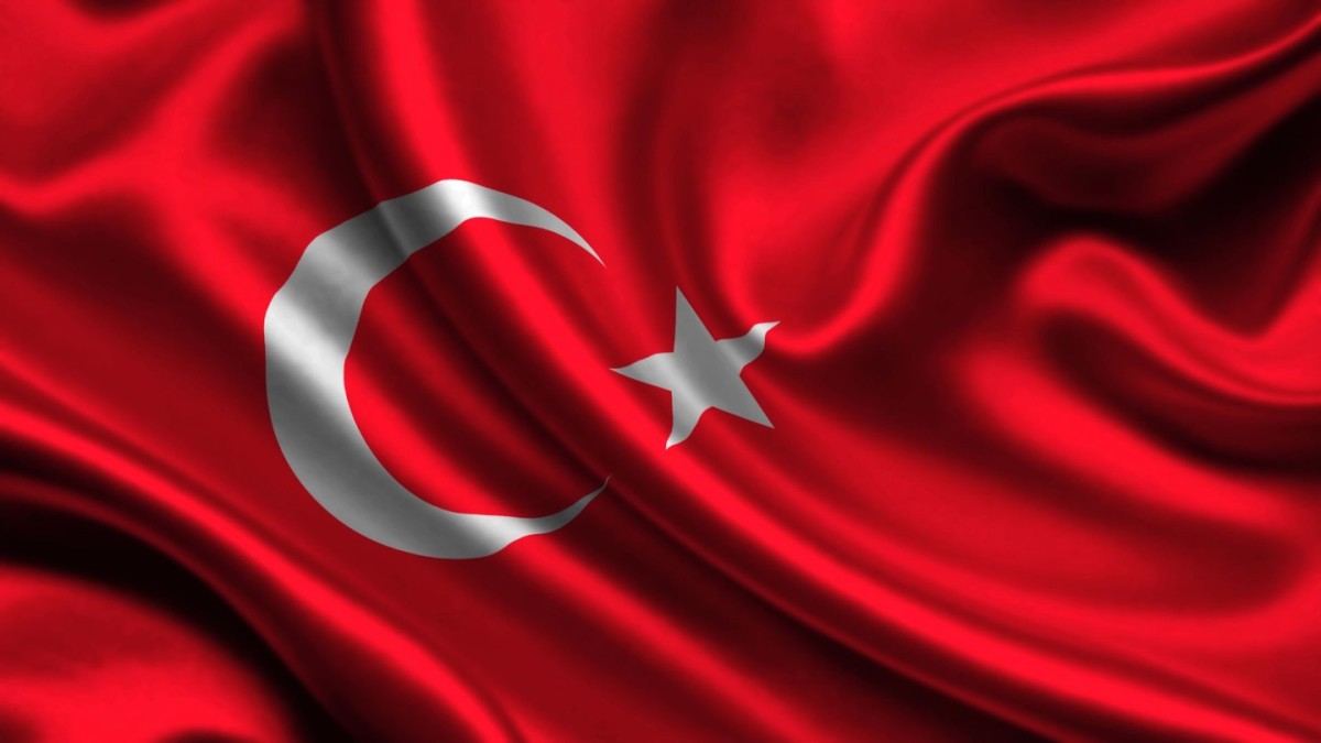 BAKAN MEMİŞOĞLU’NDAN TÜRK BAYRAĞINA ALÇAK SALDIRIYA SERT TEPKİ