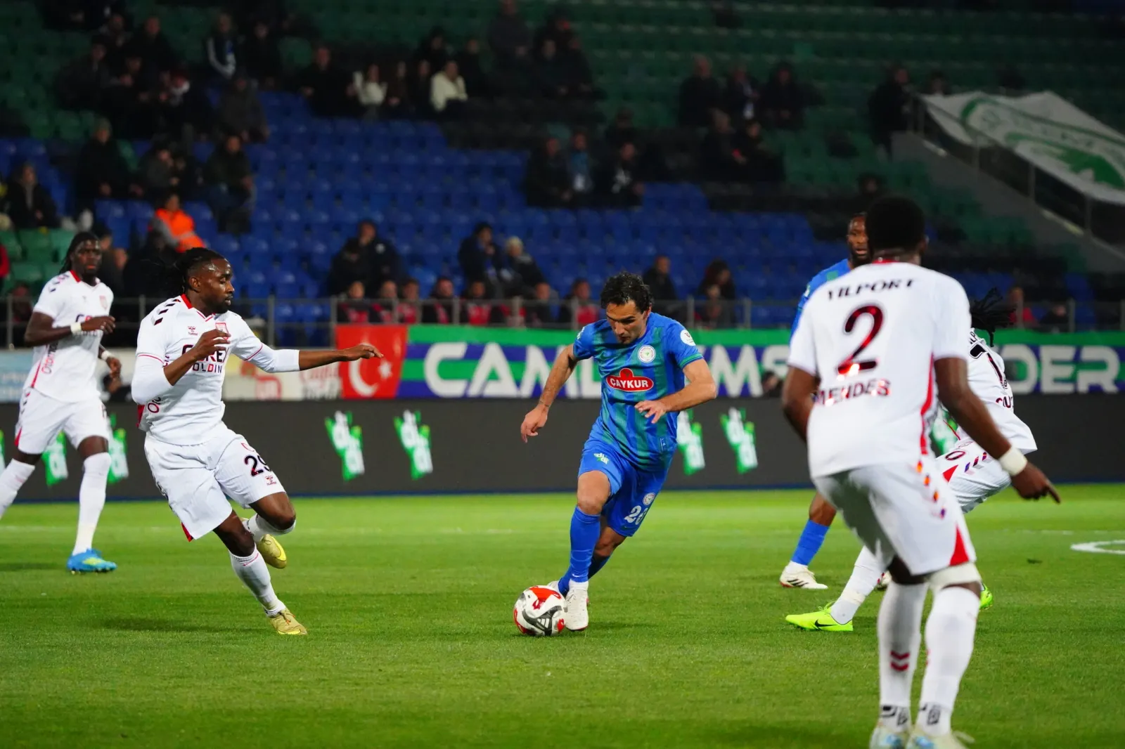Rizespor’dan Karadeniz Derbisinde Farklı Galibiyet: Samsunspor’u 4-1 Mağlup Etti