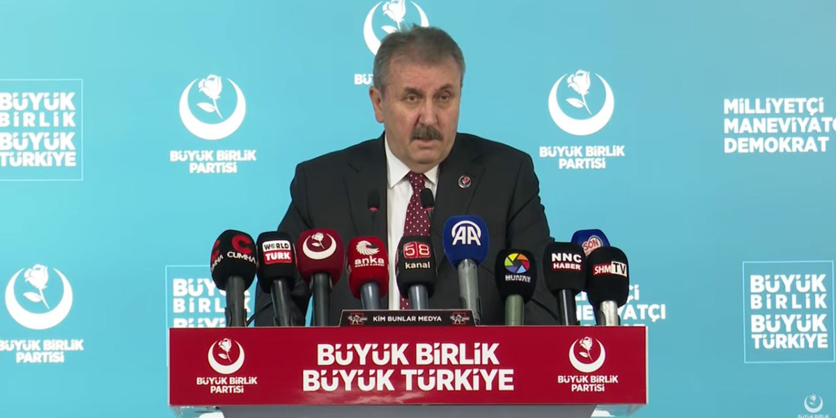 Destici’den Çay Fiyatı Çıkışı: “Üretici 35 TL ile Geçinemiyor”