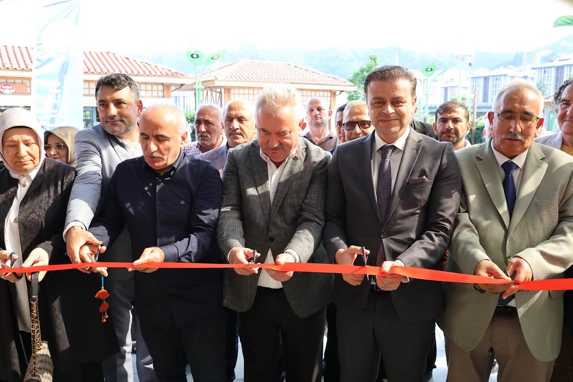 İPEK YOLUNDAN ÇAY YOLUNA: GURBET İLE SILA RİZE’DE BULUŞTU